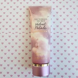 Victoria’s Secret Velvet Petals Lotion